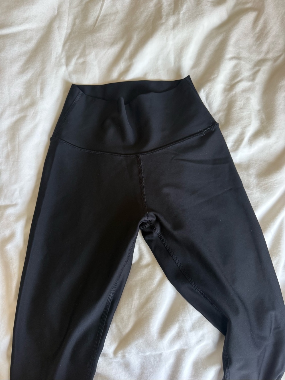 ALO Yoga Black High-Rise Performance Leggings - Picture 2 of 3
